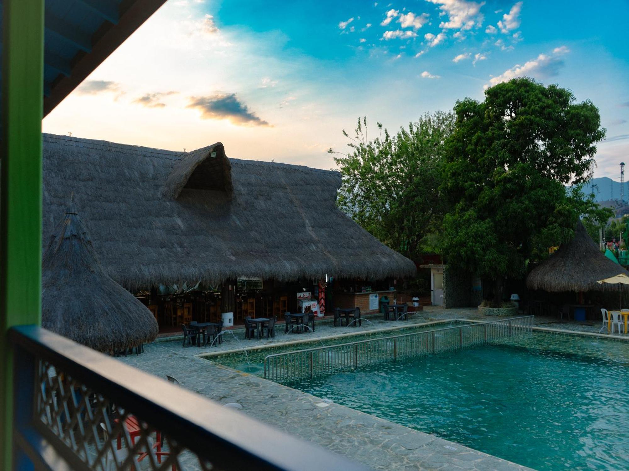 Hotel Acuarela Del Rio Santa Fe de Antioquia Eksteriør bilde