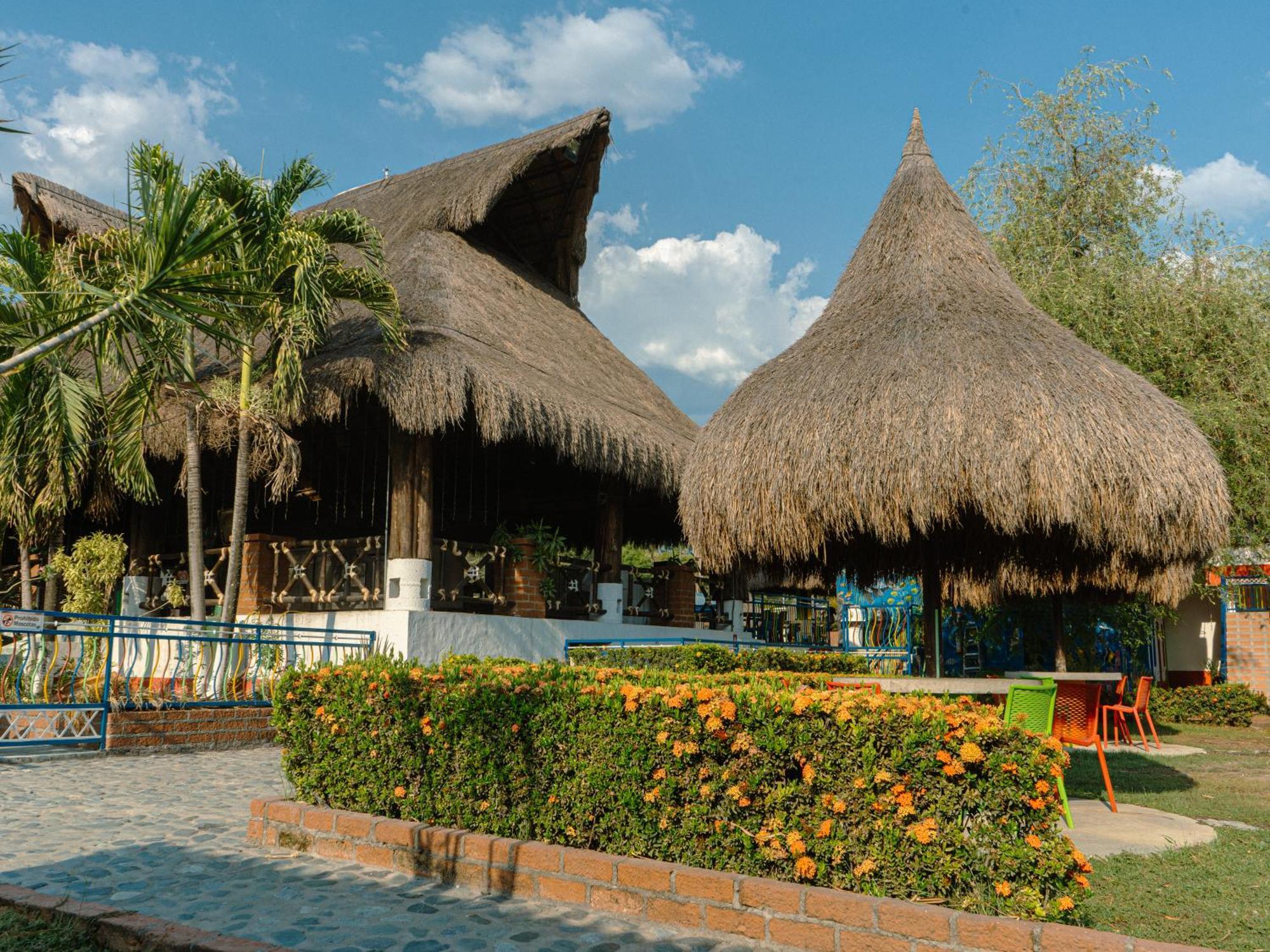 Hotel Acuarela Del Rio Santa Fe de Antioquia Eksteriør bilde